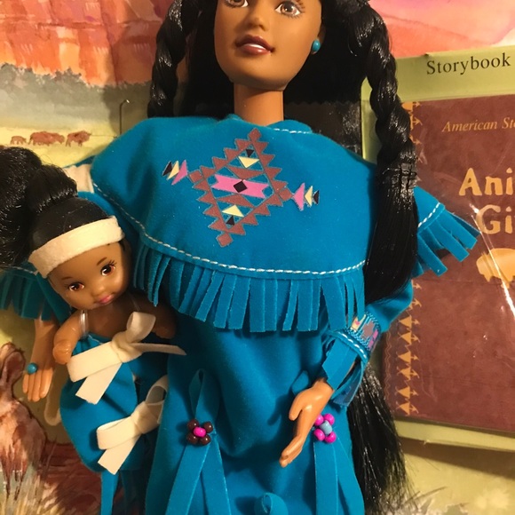 American Indian Barbie - Picture 3 of 4